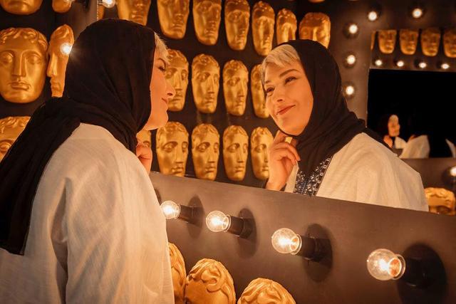 لادن مستوفی به «پرسونا» می‌آید