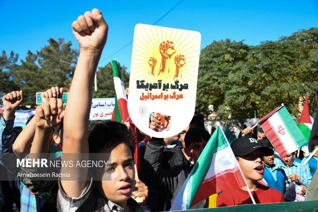 شریفی‌نیا: پاسخ ملت ایران به استکبار در ۱۳ آبان دندان شکن خواهد بود