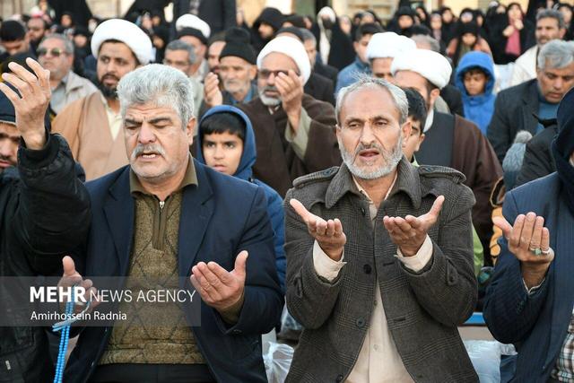 نماز باران در زنجان با حضور پرشور مردم اقامه شد