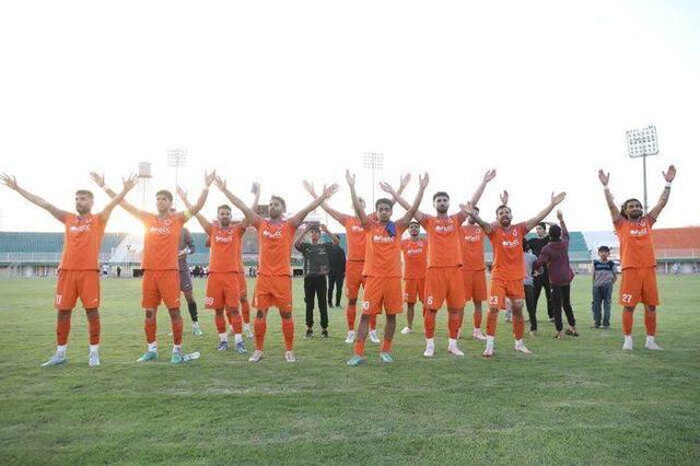 تیم فوتبال شهید قندی یزد به دنبال نخستین پیروزی فصل