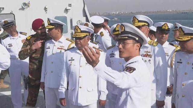 پاکستان با زیردریایی‌های چینی نیروی دریایی خود را تقویت می‌کند