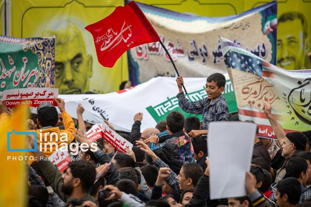 مردم با حضور در راهپیمایی ۱۳ آبان پیام وحدت را به گوش جهانیان برسانند