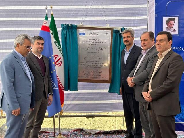 با دستور رئیس جمهور، افتتاح و آغاز عملیات اجرایی از سه پروژه بزرگ توزیع برق در استان مرکزی