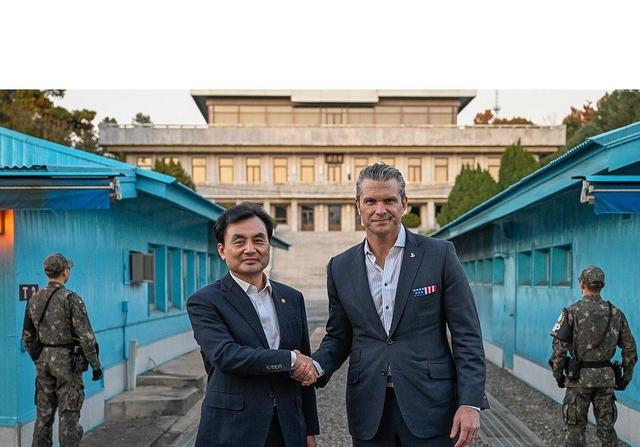 دیدار وزرای دفاع کره‌جنوبی و آمریکا از منطقه غیرنظامی میان دو کره