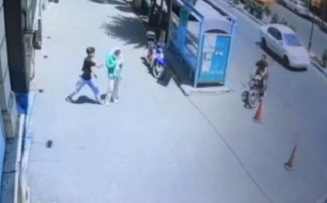 فیلم/ سرقت وحشیانه موبایل در جنوب تهران