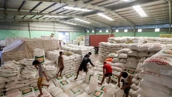 ۱۰۰ هزار تن برنج آماده ترخیص از گمرک