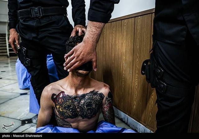 زورگیر مسلح در میدان محمدیه تهران زمین‌گیر شد