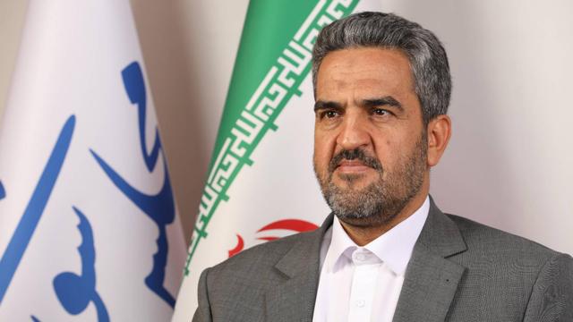 بازدید بخشی دستجردی از مدارس اصفهان/ پیگیری جهت اخذ امکانات و تجهیزات برای مدارس حوزه انتخابیه