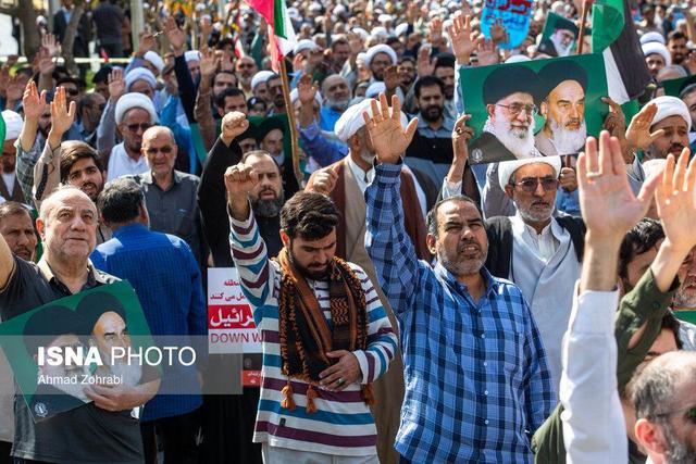 آغاز راهپیمایی یوم‌الله ۱۳ آبان با حضور اقشار مختلف مردم در لرستان