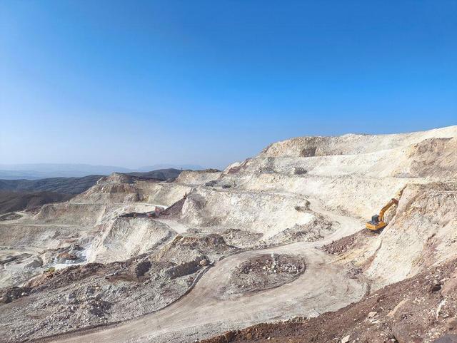 ایران در جمع ۱۰ قدرت معدنی جهان؛ چرا صنایع ما هنوز عقب‌اند؟