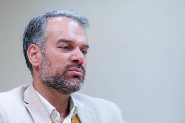 ببینید | انتقاد و افشاگری جلال رشیدی کوچی: برخی آقازاده‌ها پشت درهای بسته و در ویلاها لابی می‌کنند و افرادی را در دولت منصوب می‌کنند!