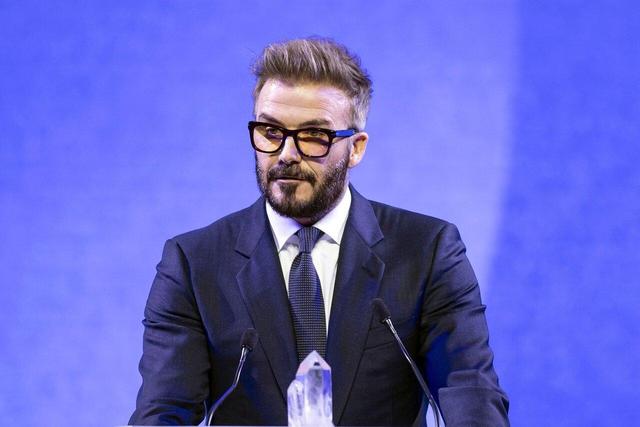 عکس| سِر دیوید بکام رسما شوالیه شد