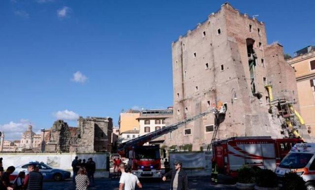 برج کونتی در رم فروریخت + ویدئو | اولین تصاویر از لحظه تخریب