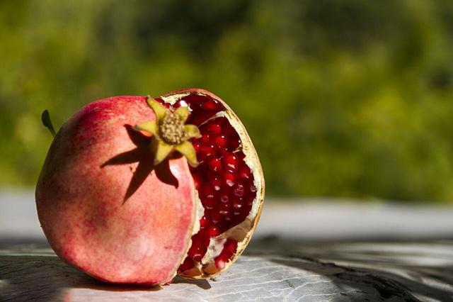 طبع انار چیست ؟ ؛ مزاج انار شیرین و ترش در طب سنتی