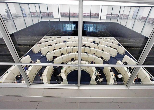 خروج سنگین پول از بورس؛ ریزش ۴۱ هزار و ۲۸ واحدی شاخص کل