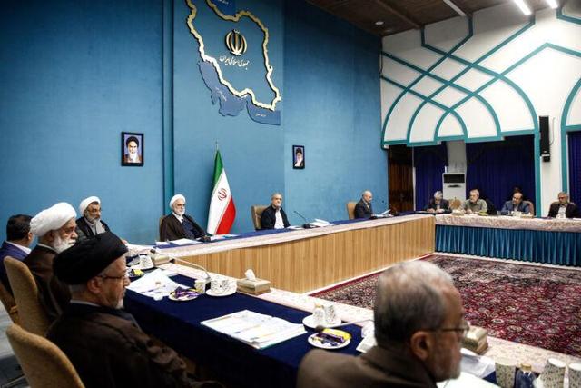 بررسی سیاست‌های حکمرانی محله‌محور با محوریت مسجد/انتخاب اعضای حقیقی شورای عالی‌جوانان و هیئت نظارت بر نشر