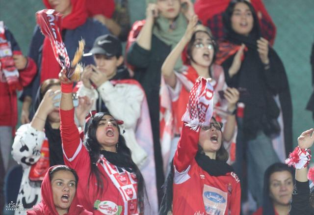 حمله پرسپولیسی‌ها به استقلال؛ صدرنشینی با پنالتی بی‌ارزش است!/ یک سوم گل‌های‌تان را هدیه گرفتید