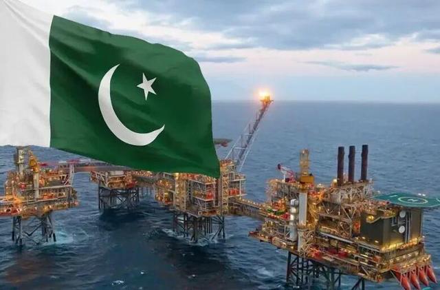 زیردریایی‌های چینی چقدر به پاکستان قدرت می‌دهد؟