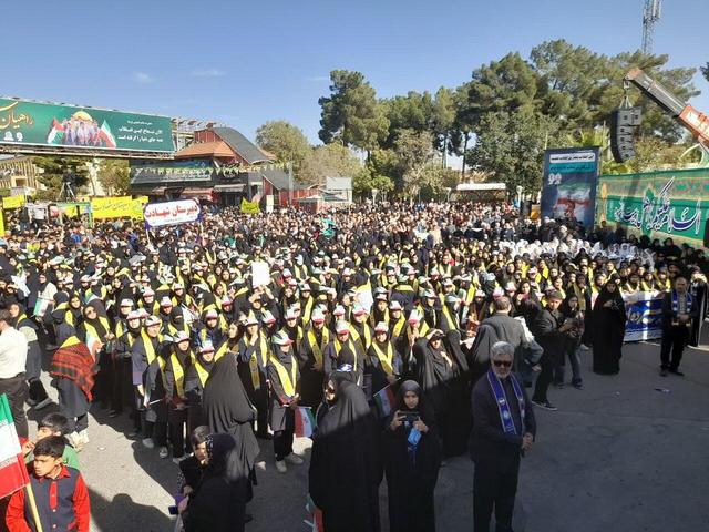 تجمع بزرگ دانش آموزان سمنانی؛ ۱۳آبان «حماسه» شد