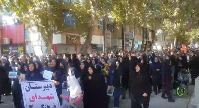 فریاد استکبارستیزی مردم خرم‌آباد در ۱۳ آبان