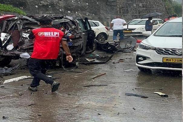 ۱۰ کشته در پی برخورد کامیون با چندین خودرو در غرب هند