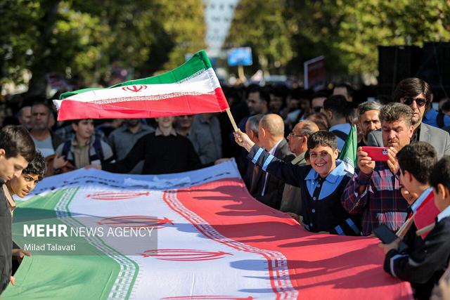 مردم خراسان شمالی همچنان روحیه استکبار ستیزی دارند