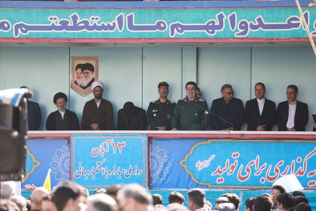 رمضان شریف: نسل جوان با ایمان و تخصص آینده ایران را می‌سازد