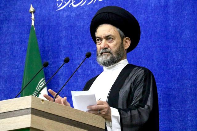 حضرت زهرا(س) نشانه هدایت امت و مظهر کمال انسانی است