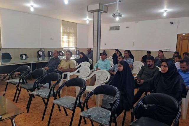 برگزاری نشست آموزشی، توجیهی ویژه مدیران تأسیسات گردشگری شهرستان آران و بیدگل