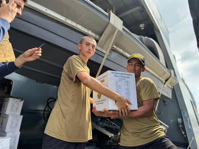 کلمبیا ۲۴۶ تُن کمک‌های غذایی و سوخت به کوبا ارسال کرد