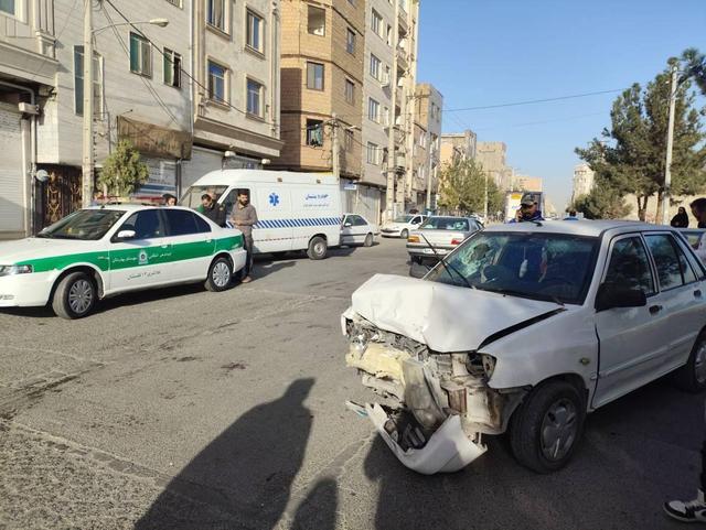 تصادف ۳ دستگاه خودرو سرویس مدارس در جنوب غرب تهران