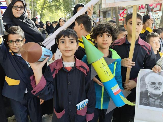 فیلم| راهپیمایی روز ۱۳ آبان در خرم‌آباد