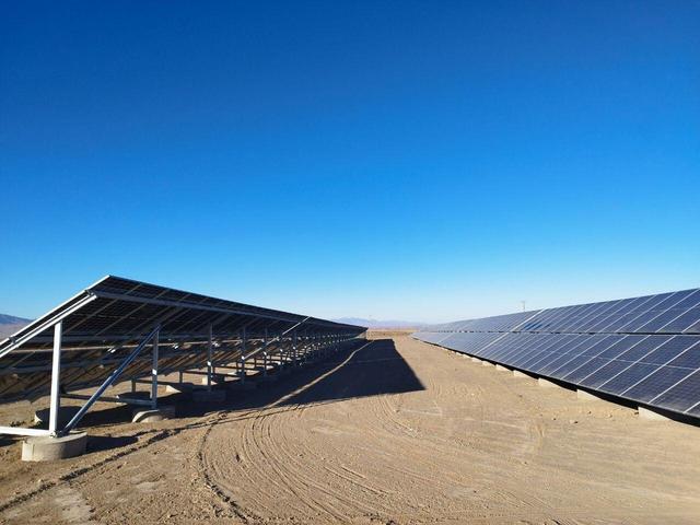 فیلم| افتتاح نیروگاه هفت مگاواتی خورشیدی در تربت‌حیدریه