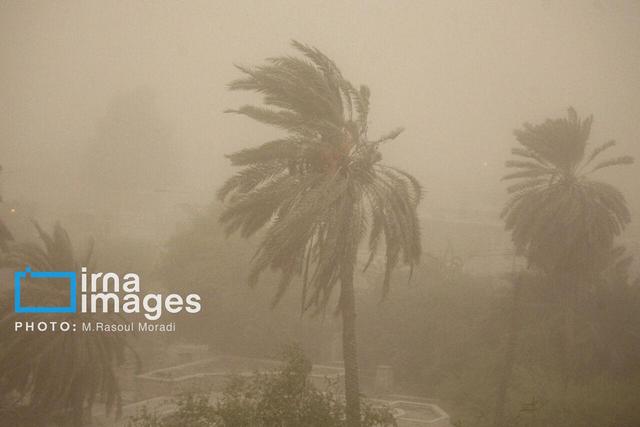 گرد و خاک پروازهای فرودگاه بندرعباس را زمین‌گیر کرد