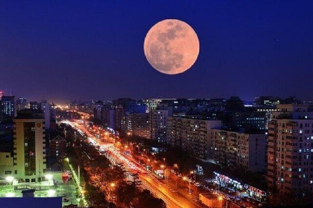 زیر «نورِ اَبَرماه»، آسمانِ شب را متفاوت ببینید