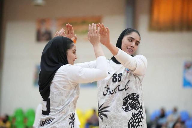  لیگ برتر هندبال بانوان؛ صدرنشینی بافق با برتری مقابل استقلال