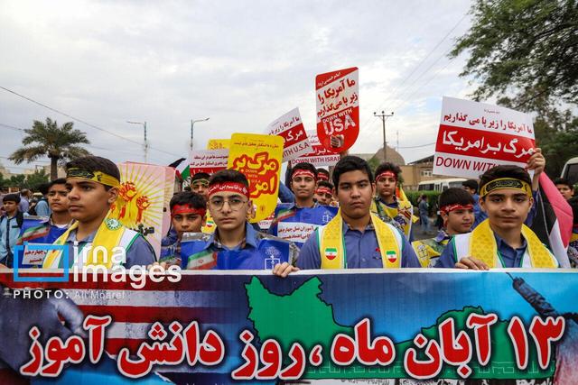 فیلم| دانش آموزان بندرامام خمینی(ره) متحد و استوار در مقابل استکبار