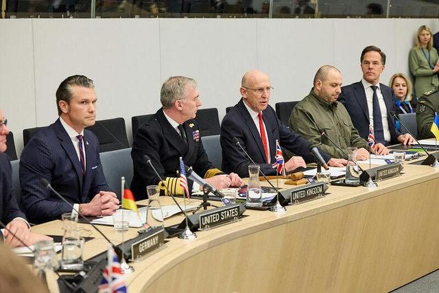 تأکید گروه تماس دفاعی اوکراین بر تداوم حمایت از جبهه کی‌یف