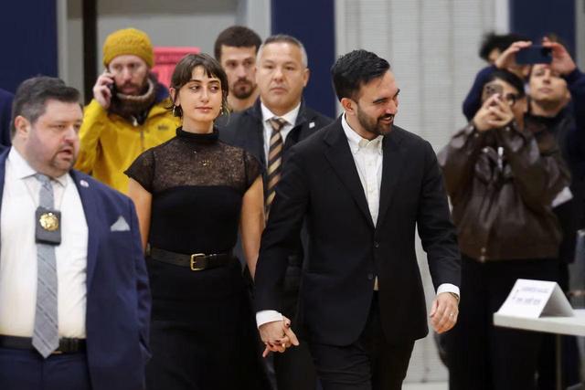 میلیاردرهای آمریکا علیه ممدانی؛ چه کسی سکان شهر نیویورک را در دست خواهد گرفت؟