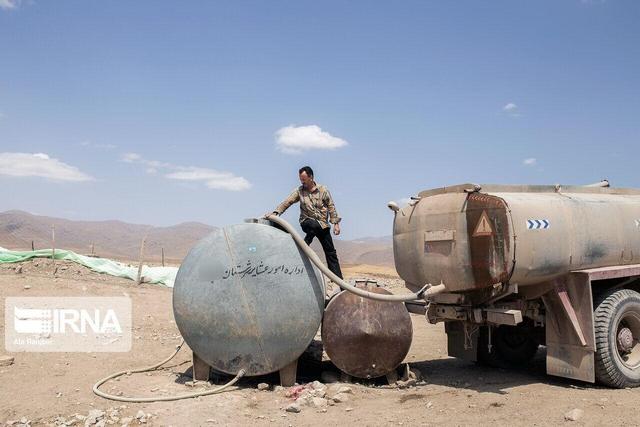 ۶۰۰ تانکر آب برای حفظ محصول زعفران گناباد نیاز است 