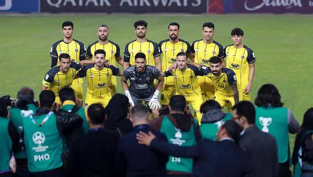 سپاهان چراغ خاموش پیشتاز شد؛ محرم نویدکیا بیشترین امتیاز را از رقبا گرفت