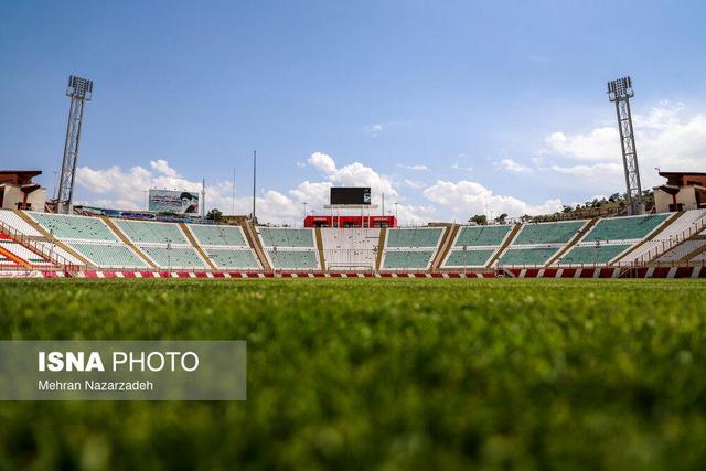 کارزار تراکتوری‌ها برای رسیدگی به تخلفات احتمالی پروژه چمن ورزشگاه یادگارامام (ره)