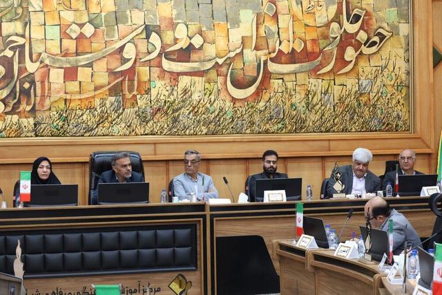 مدیرکل آموزش و پرورش فارس: مدرسه باید کانون تصمیم‌سازی در تعلیم و تربیت باشد