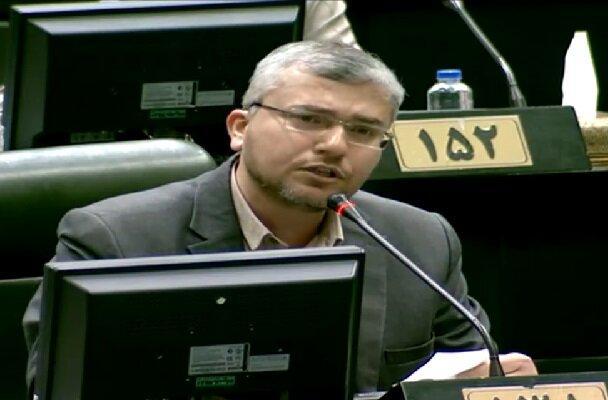 رضایی: مجلس در جریان زمزمه‌های افزایش قیمت بنزین نیست