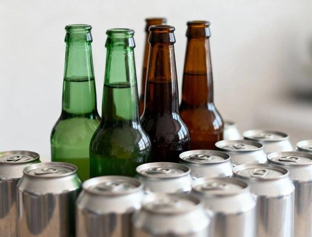 تاحالا فکر کرده اید چرا بطری‌ ماءالشعیر سبز یا قهوه‌ای است؟