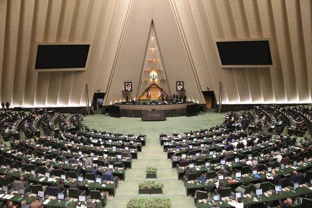 سرنوشت زندگی ده‌ها میلیون ایرانی در دست چه کسانی قرار دارد؟/ آرای ۱۰ نماینده تهران در مجلس زیر ذره بین+ جدول