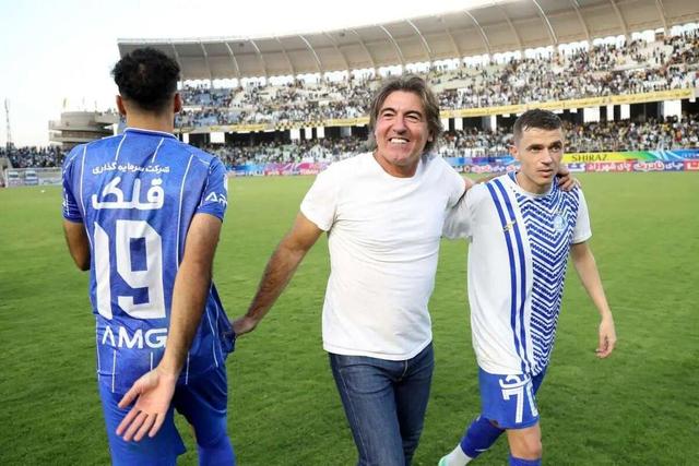 هنوز یادم نرفته ساپینتو به ایران توهین کرد | مگر مراسم عروسی است که ...