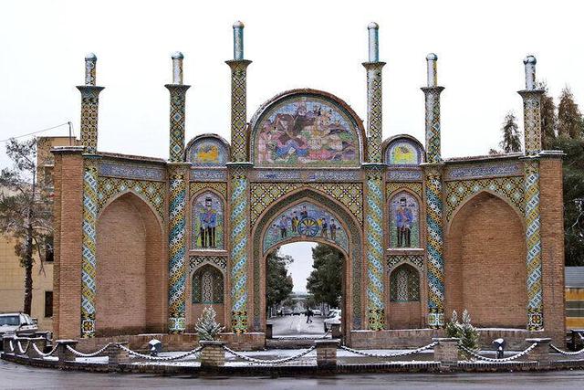 سمنان مصمم در حل چالش جمعیت و توجه به هویت بومی است