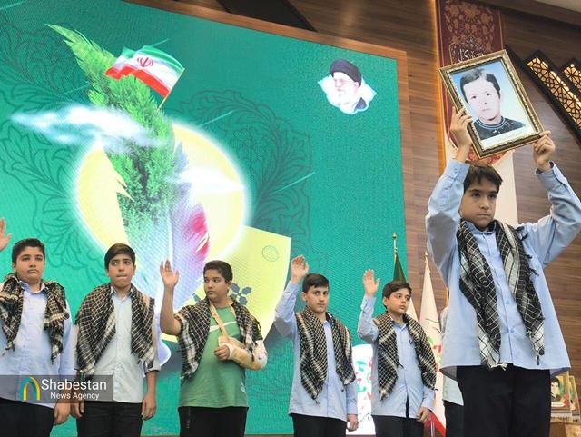 نوای«ای ایران خدایی» بر لب نسل چهارمی های انقلاب