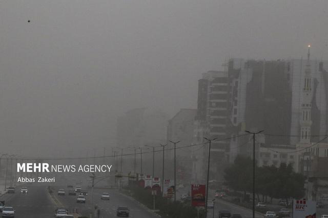 چتر گرد و خاک بر سر بندرعباس